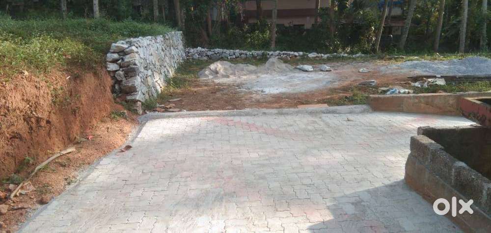 PATTOM 4.01 CENT RESIDENTIAL PLOT FOR SALE