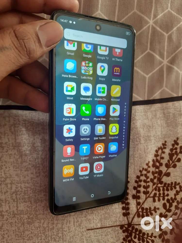 Tecno spark Go 2024 , 4+4 64 GB front camera off.