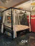 Antique King Size Bed 6/7