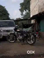 Gadi bahut kam Chali Hui saaf suthri gadi hai okay gadi hai