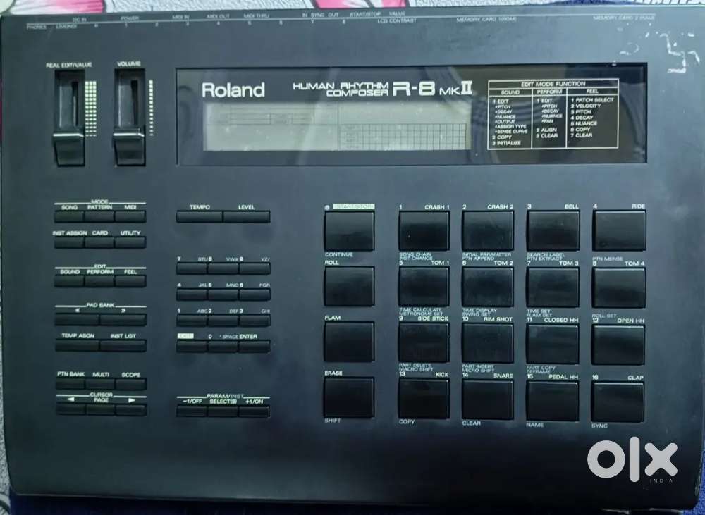 ROLAND R-8 MK II