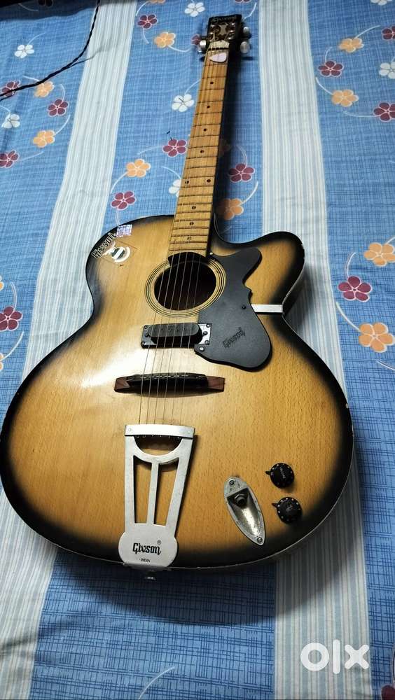 Guitar givson spanish guitar