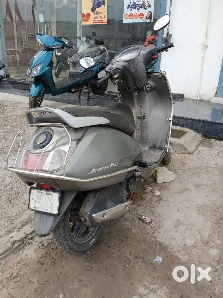 Excellent condition, grey colour, sec owner , brand new tyres and 17k