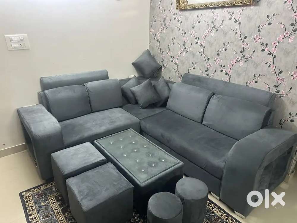 Sofa set with coffee table