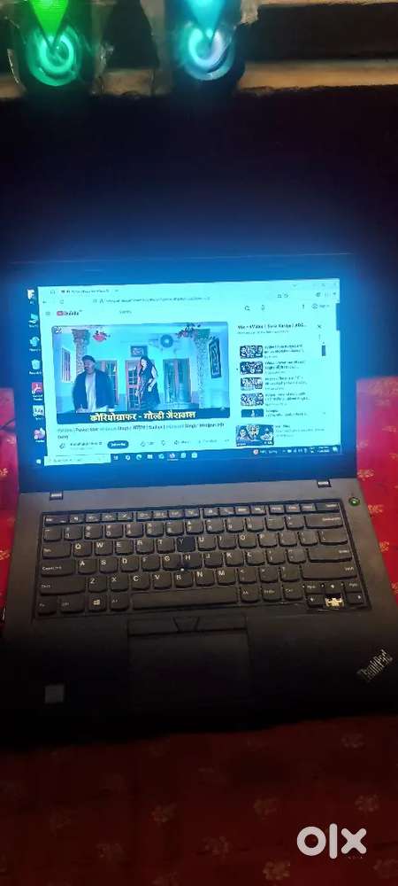 Laptop bech rahe hain