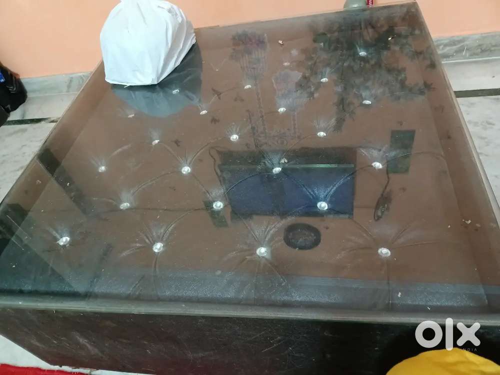 3/3 feet table havy glass