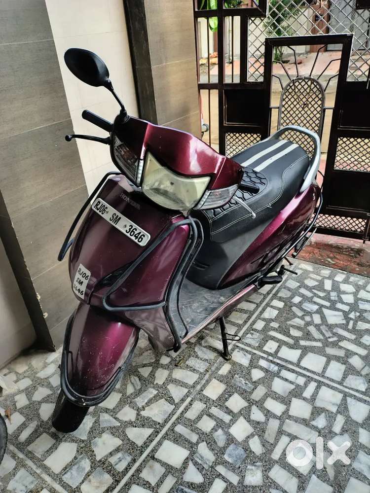 Activa 2g in excellent condition with new tyres + battery