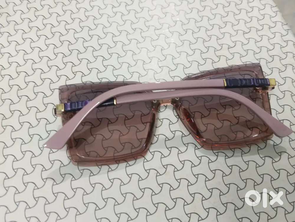 hair straightener/ goggles/ noise smart watch