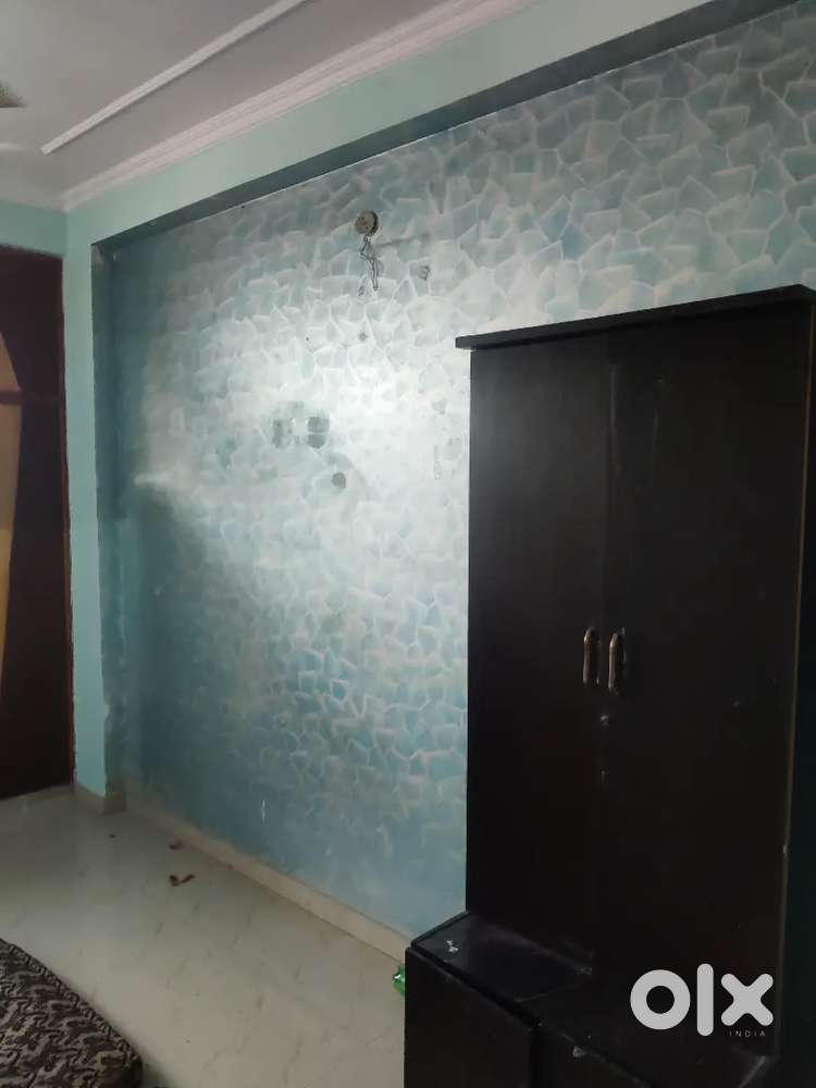 2 bhk semi furnished flat For Rent