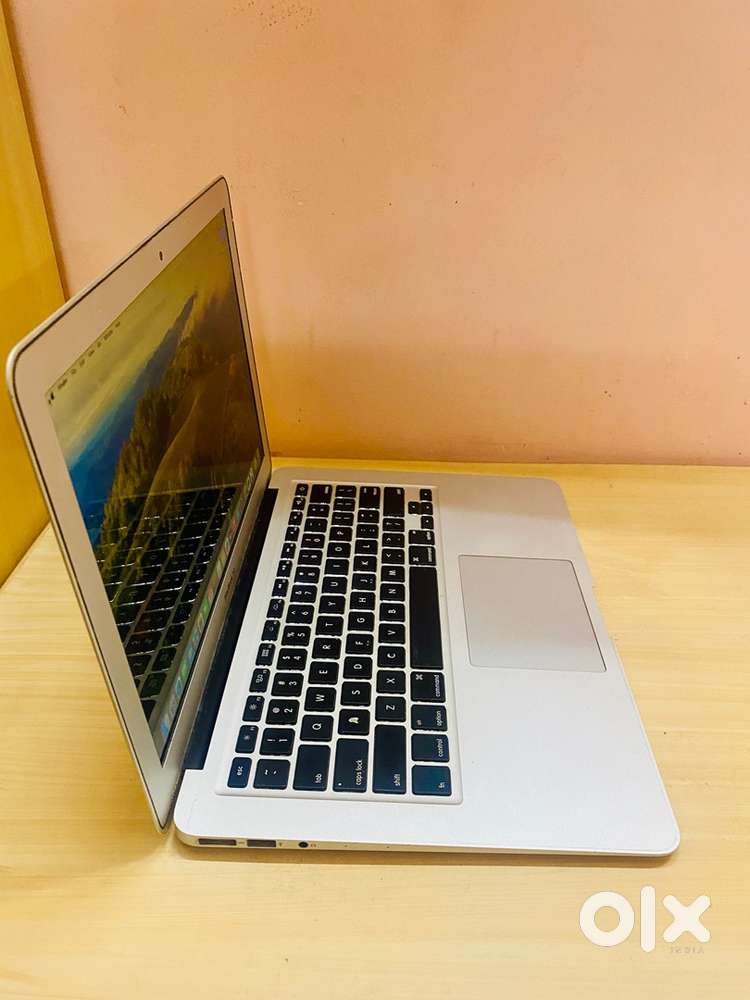 Apple MacBook Air A1466 (i5 5th Gen) – Excellent Condition!