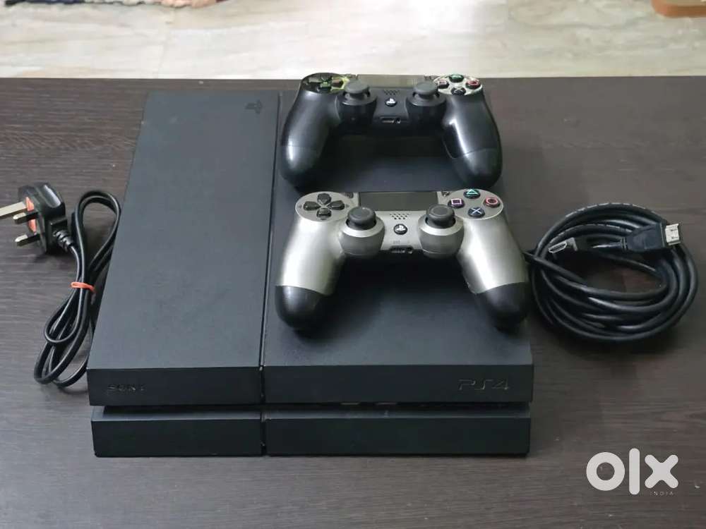 PS4 1 TB With Two Controllers