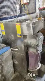 Flour grinding machine