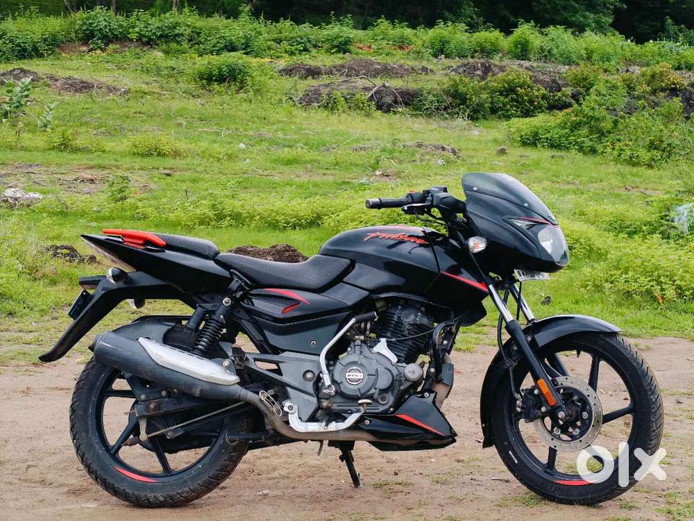 Pulsar 125

Top model Split seat Disc brake