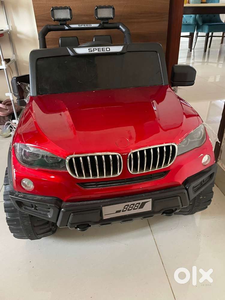Kids battery operated car