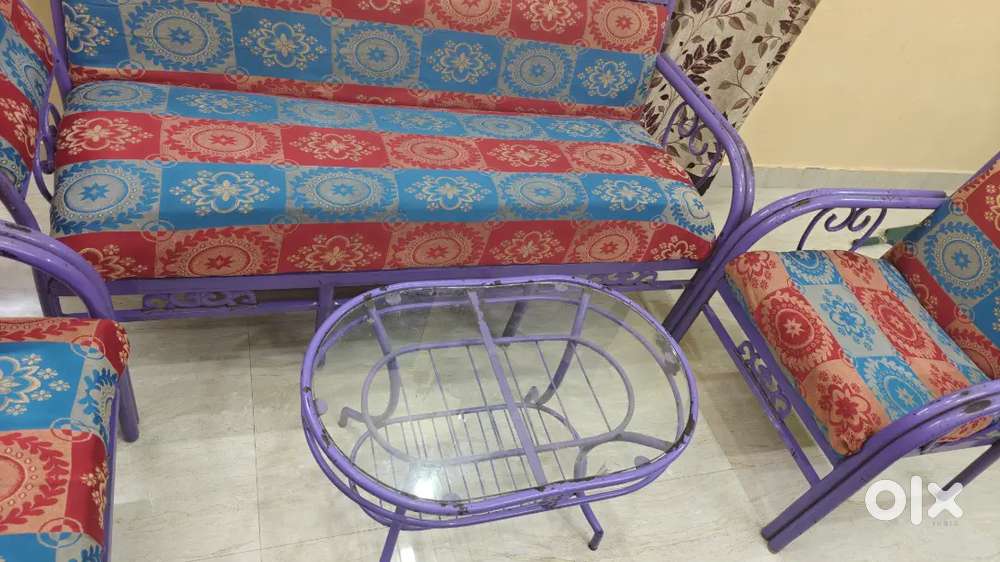 Sofa set 3+2 it's metalic heavy duty cage quality is A1 condition