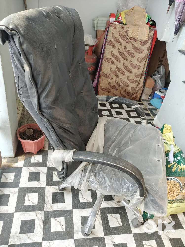Office boss chair