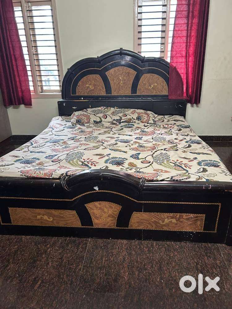 Master Bedroom King size Cot and mattress