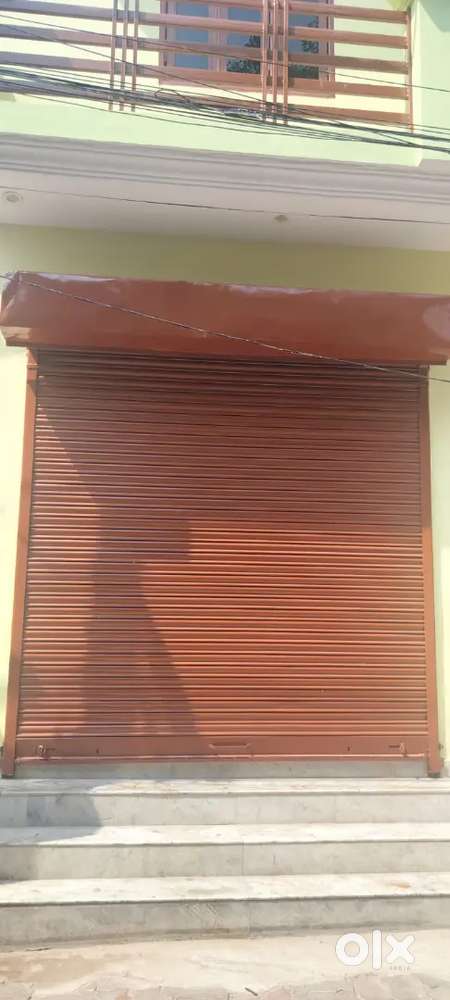 100 sq fit Corner shop available for Rent...