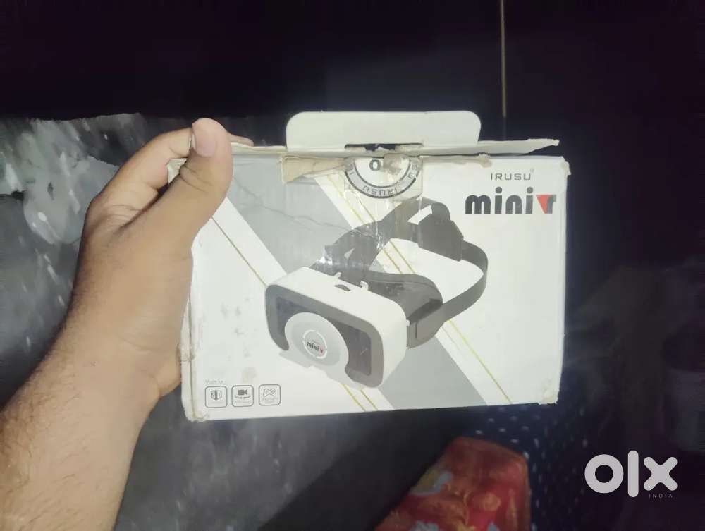 irus mini vr headsetset with remote in good condition