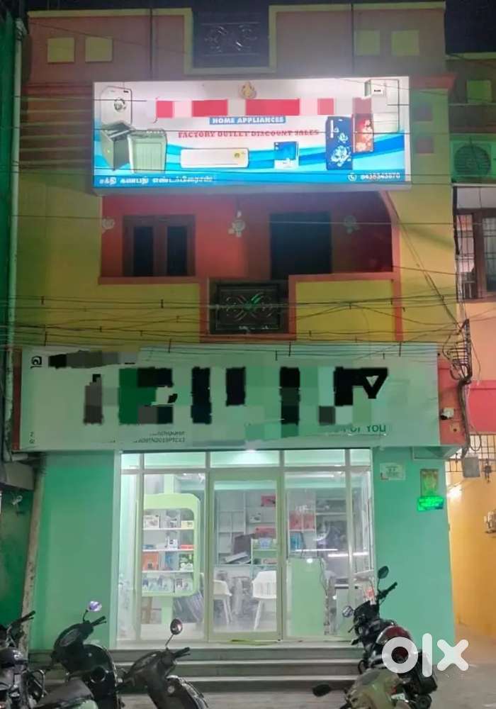 Commercial Space for rent, suitable for shop, Showroom and Office.