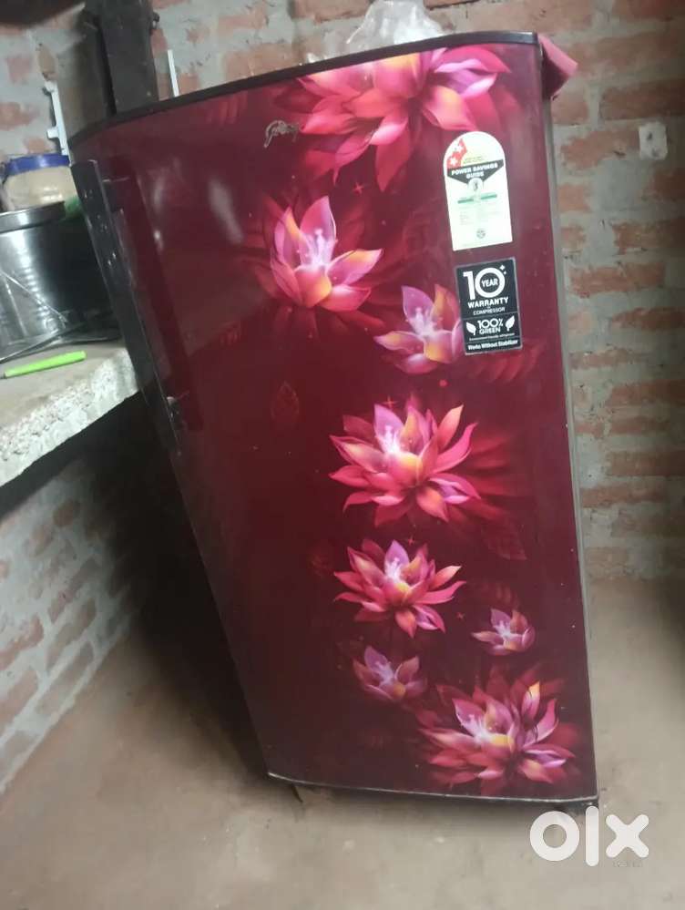 फ्रिज बेच रहा हूं