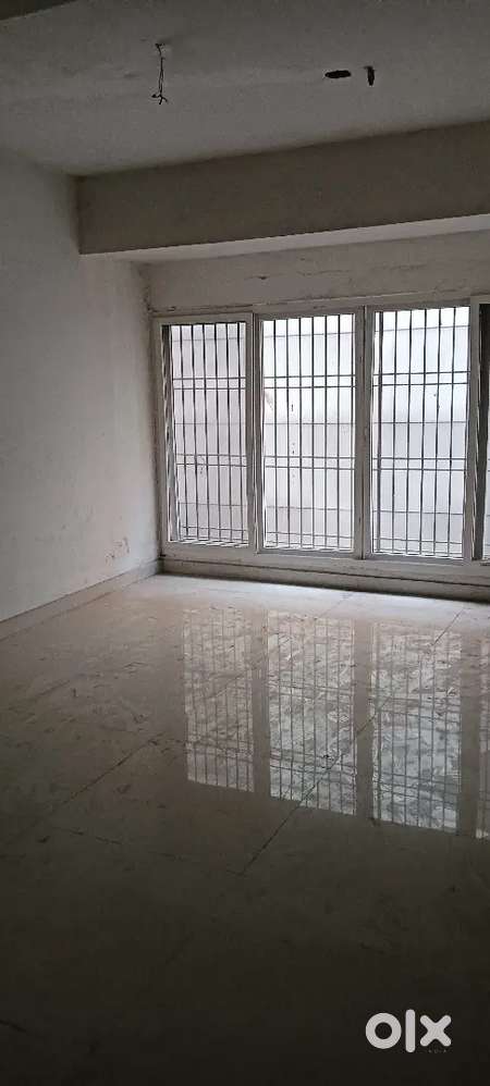 Club road max building 3 bhk luxury apartment for sale