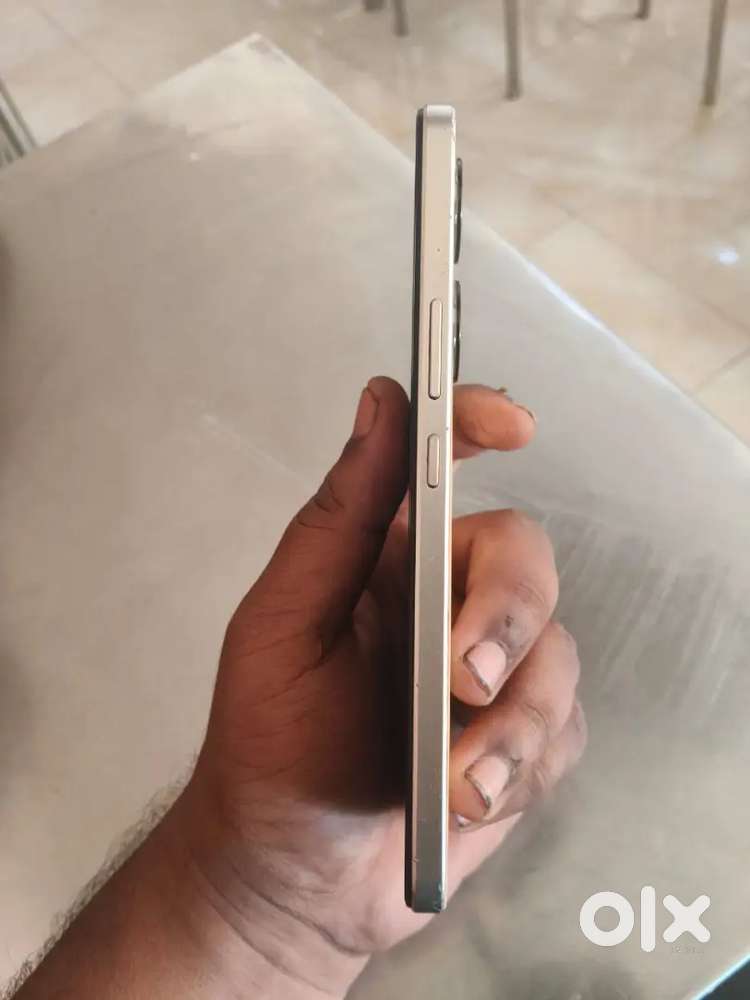 Vivo Y100 5g with charger