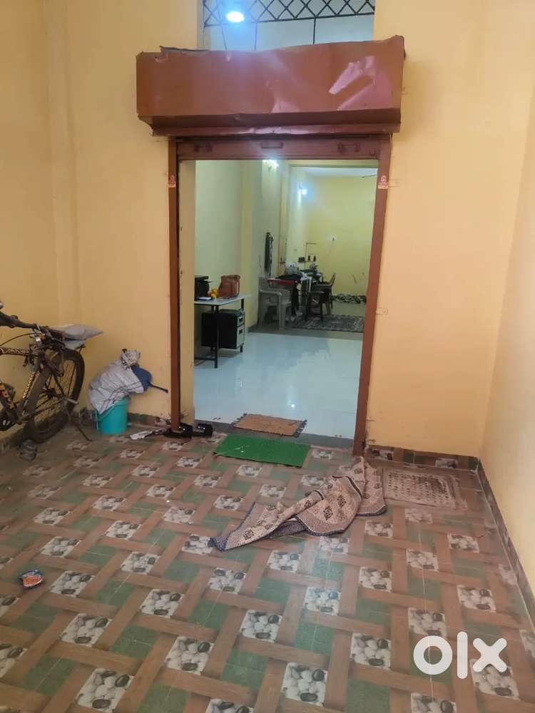 Silai karkhane ke liye west he