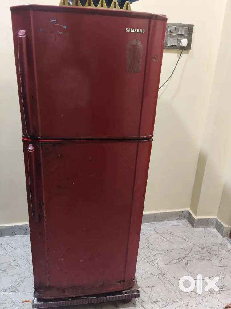 Urgent sale  7000 samsung