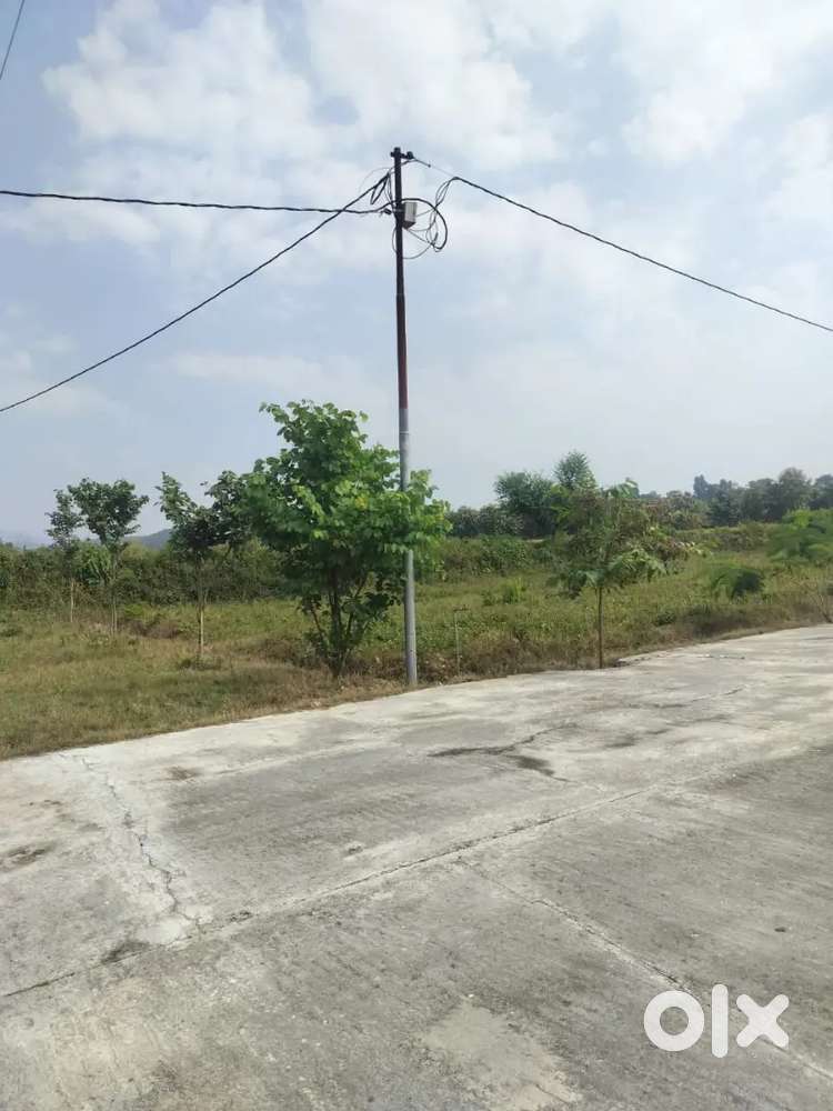 सोरना शहरों से कुछ दूर पर शानदार लोकेशन