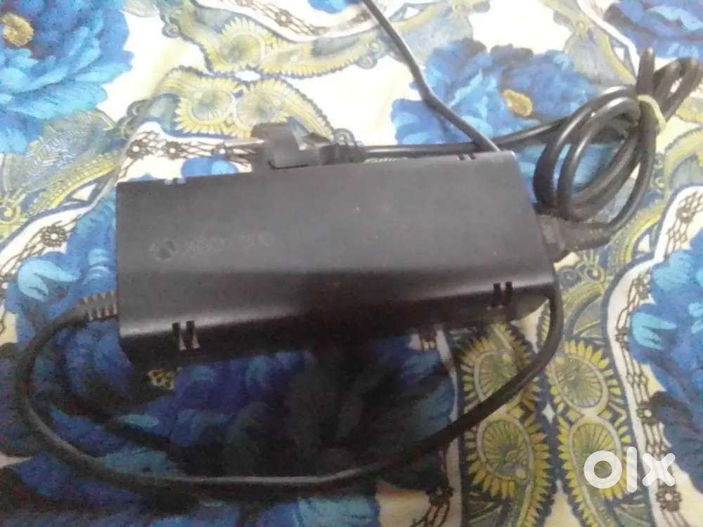 Xbox 360e crake in back side baki sab ok hai