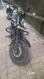 Bajaj Avenger 150 Street