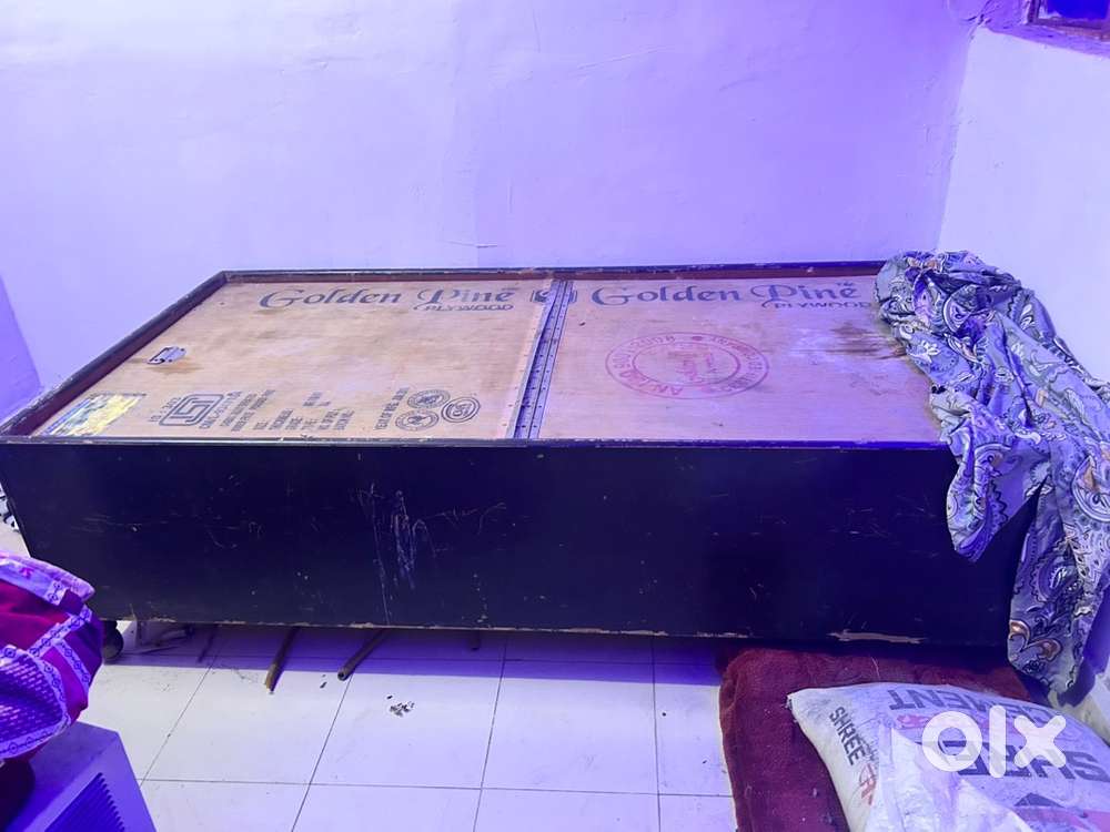 Single diwan bed 3 X 6