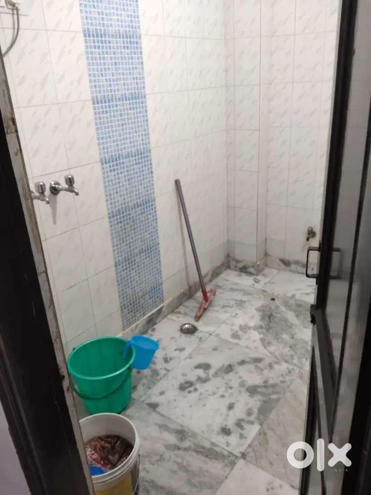 Found a girl for room cum hall