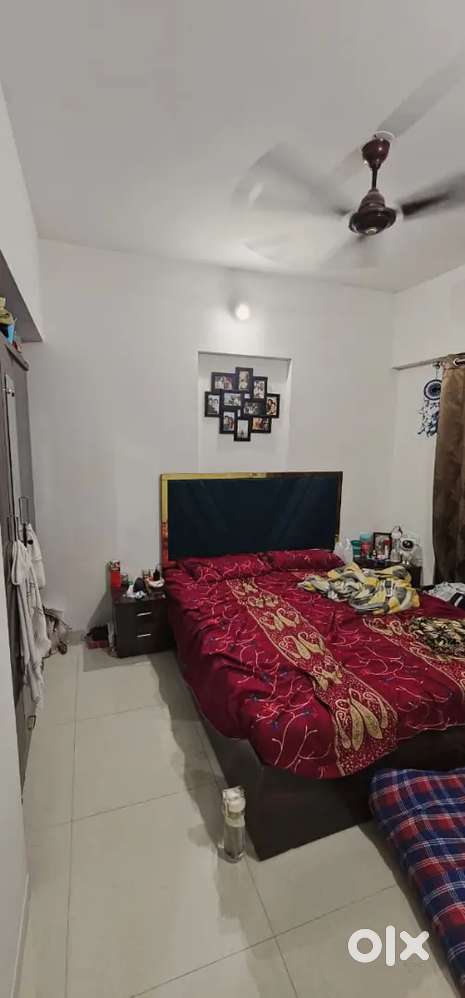1bhk semi furnished flat for rent