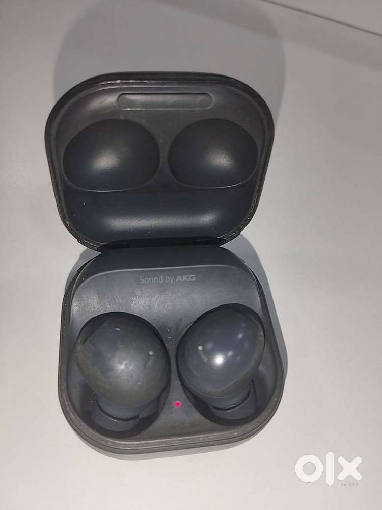 Samsung buds 2 pro, noice cancelation , waterproof ,graphite colour