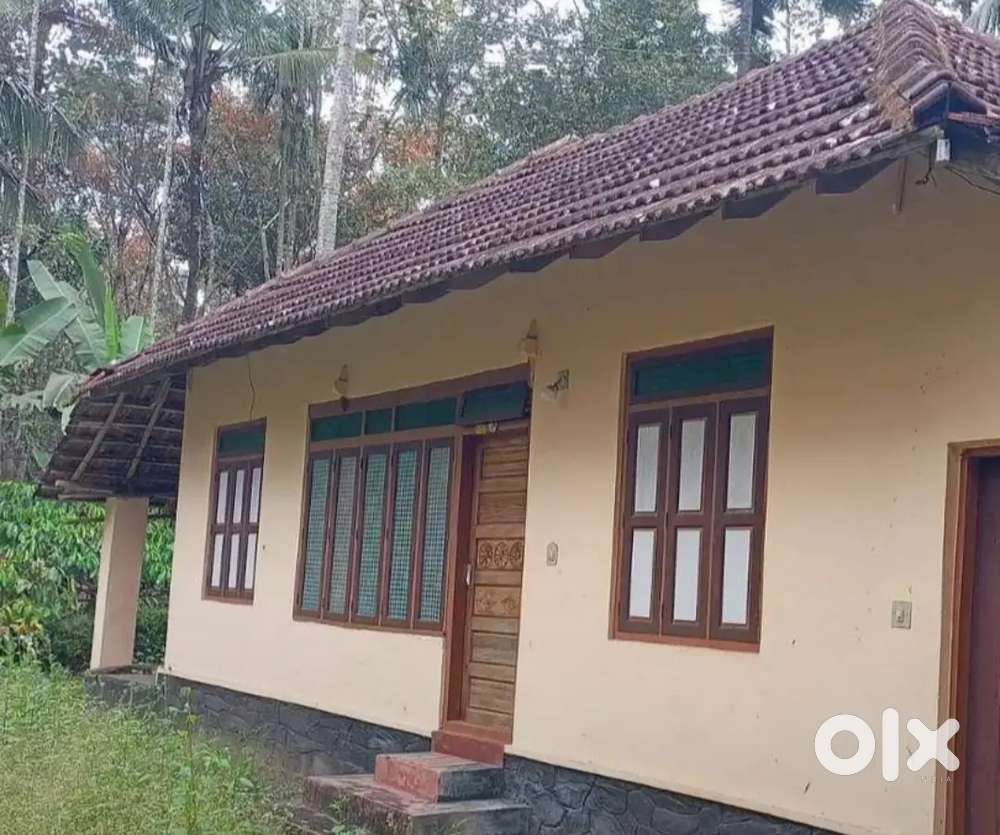 പുൽപ്പളളിയിൽ 2 ഏക്കർ സ്ഥലവും ഓട് വീടും വിൽപ്പനയ്ക്ക്