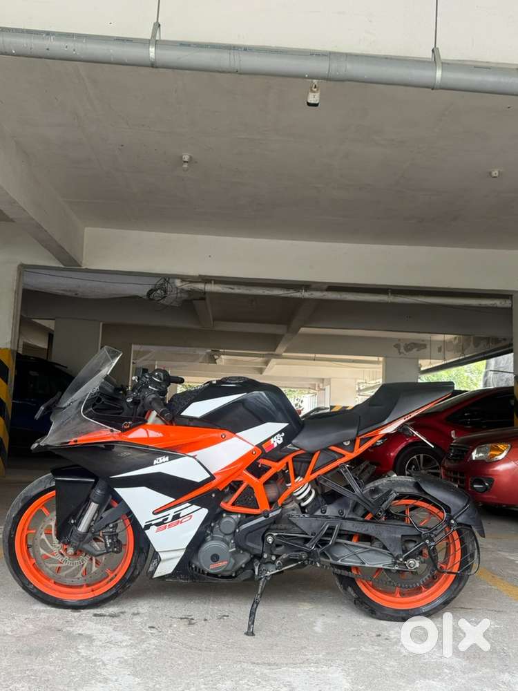 KTM RC390 BS4 { WITH SHOWROOM HISTORY }