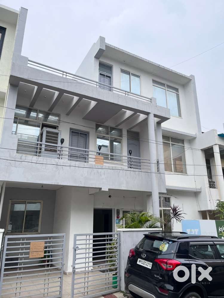 4BHK Triplex Available For Rent In Commercial Lane Near Aura Mall