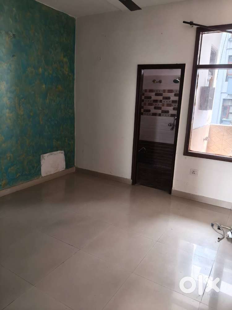 2bhk semi furnished flat gated society near dmart peermuchala