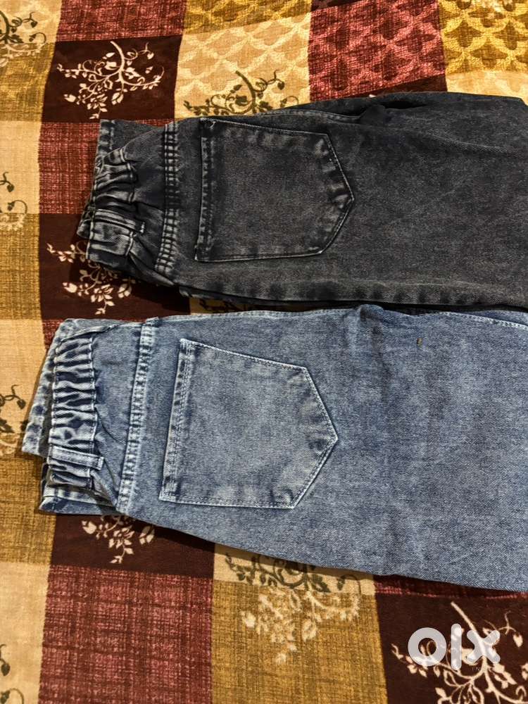 Jeans non used and one pis