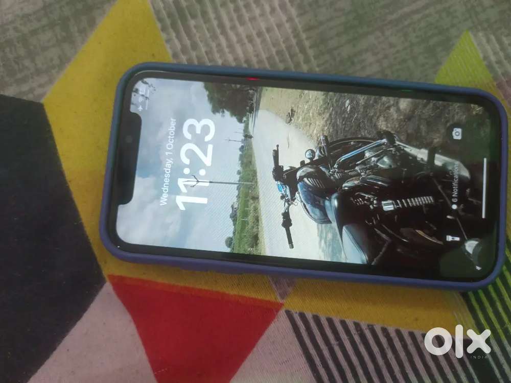 I phone 11 with bill battery health 79% orginal and face I'd on .128gb