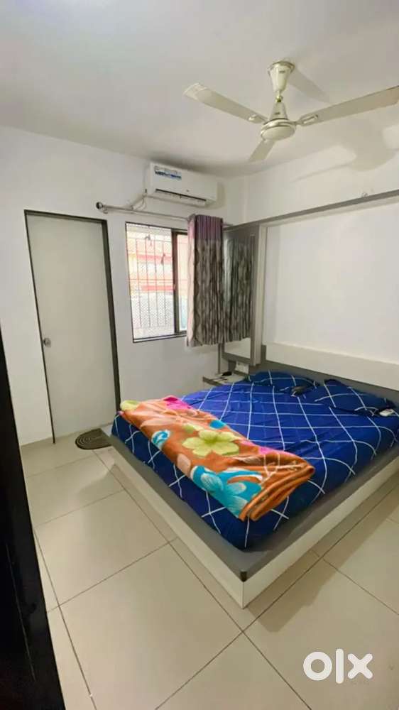 Beautiful 2 bhk furnished flat near University Road