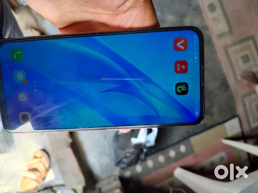 New phone 6 mahine chala huaa aur back se tut gaya haii