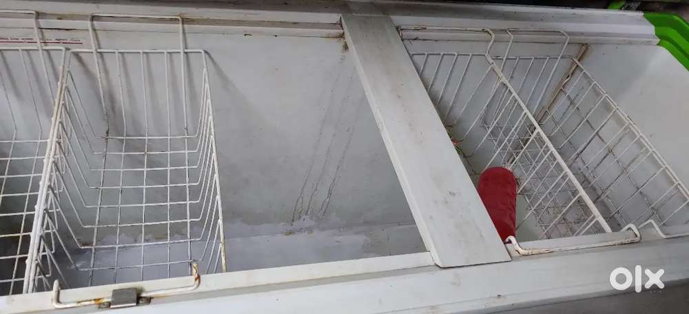 Rock well deep Freezer. 2saal purana bilkul ok ha
