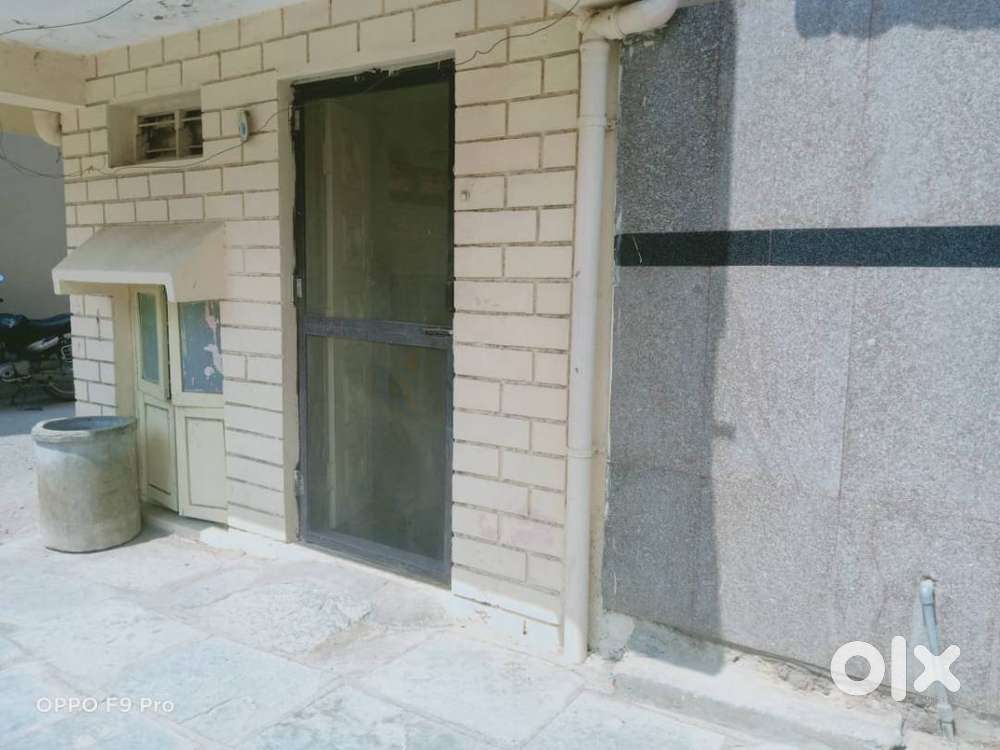 Office/Rooms/Godown/Tution cntre  Nijilingappa colony for rent 3 rooms