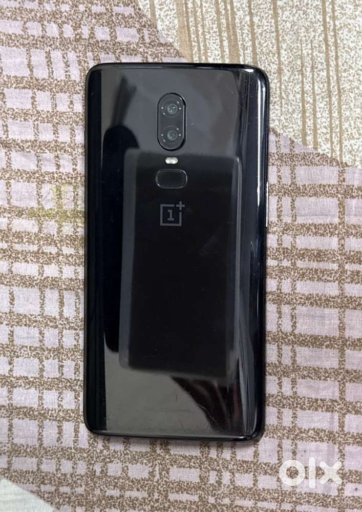 Used OnePlus 6 – 8GB RAM  128GB Storage
