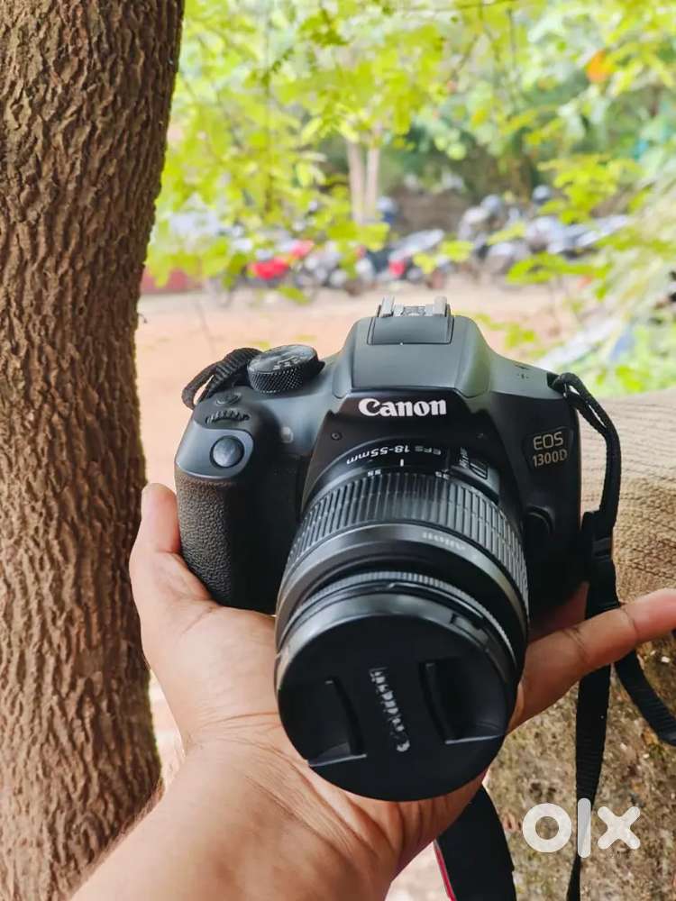 CANON 1300D