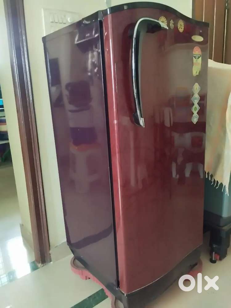 Refrigerator Godrej 180 Ltrs