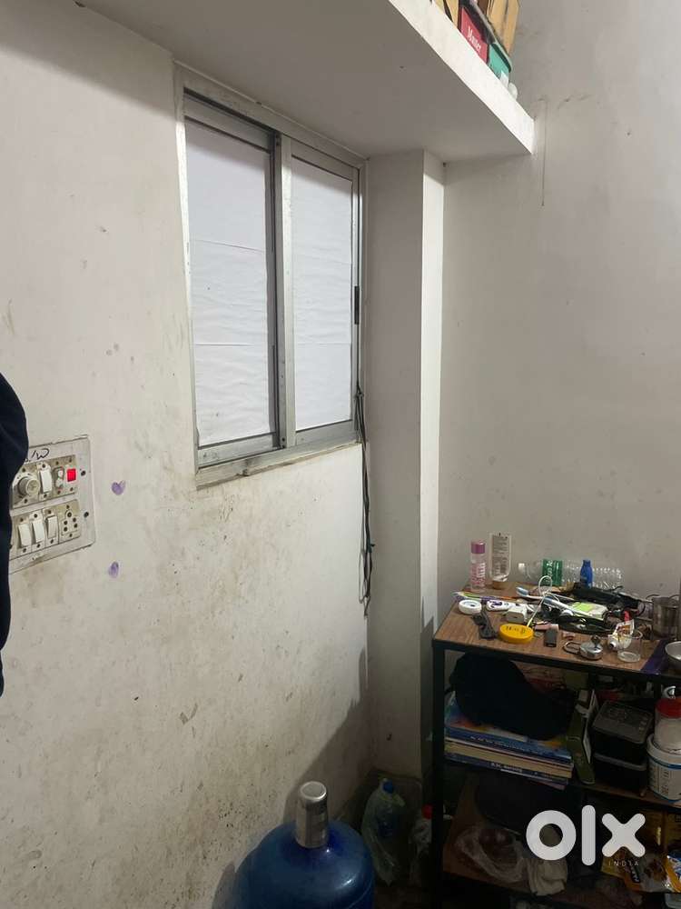 Indepnednt room prime location near dislery bridge common wahroom